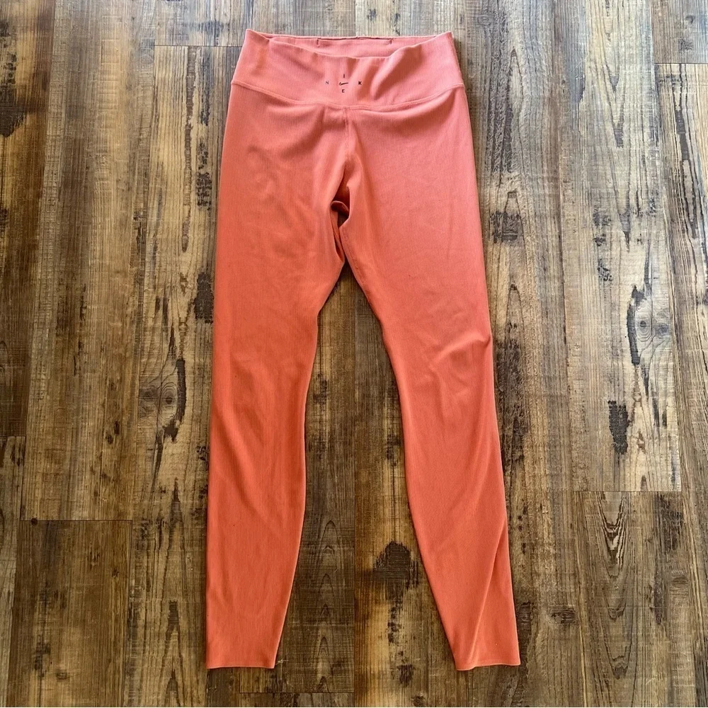 Nike Women's Size Md One Luxe Ribbed Leggings Pants Madder Root DV0049-827